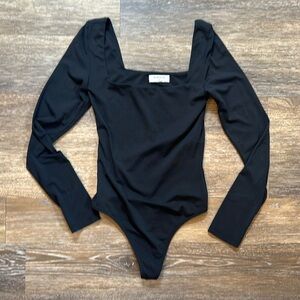 Aritzia Babaton Square Neck Long Sleeve Contour Bodysuit